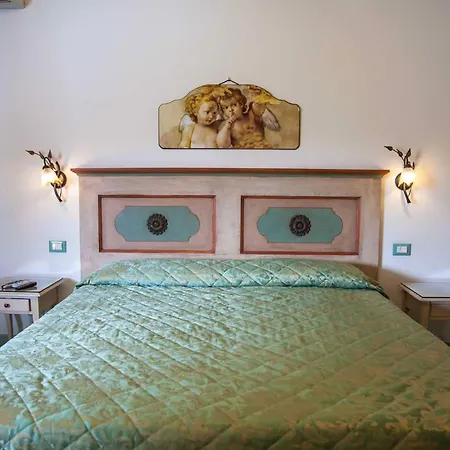 فندق مبيت وإفطار Alta Marea 4*