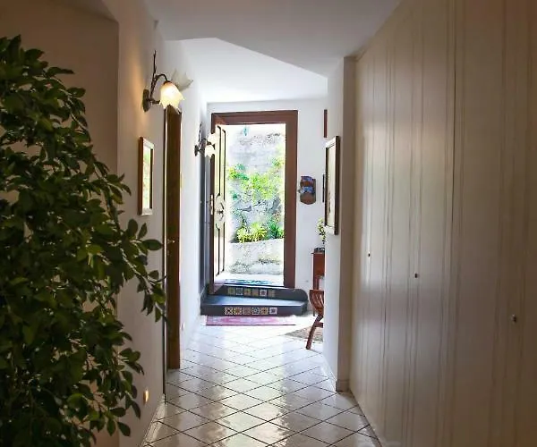 Alta Marea Oda ve Kahvaltı Lipari (Isola Lipari)