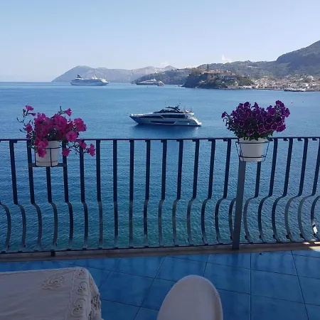 Alta Marea Bed & Breakfast 4*