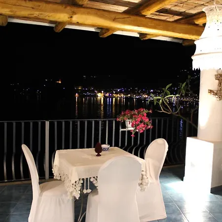 Alta Marea Bed & Breakfast 3*