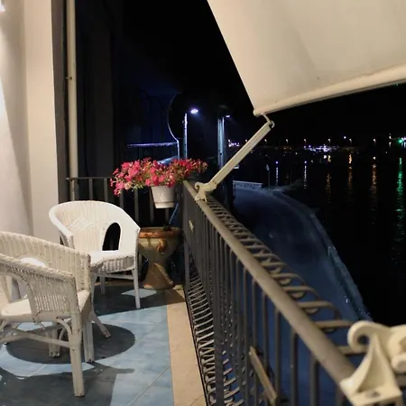 Alta Marea Bed & Breakfast 3*