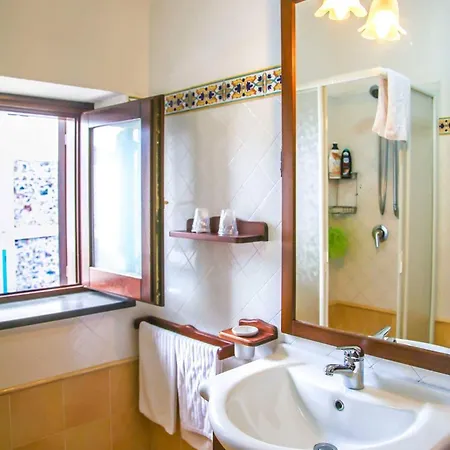 Alta Marea Bed & Breakfast 4*