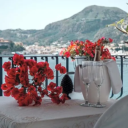 Alta Marea Bed & Breakfast 4*