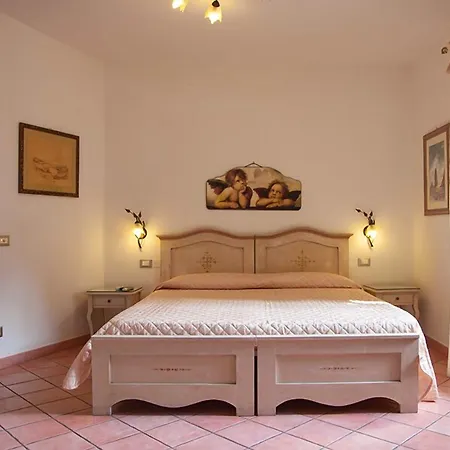 Alta Marea Bed & Breakfast 4*