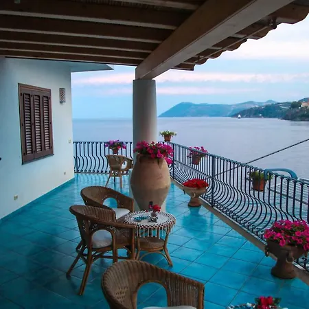 Alta Marea Bed & Breakfast 4*