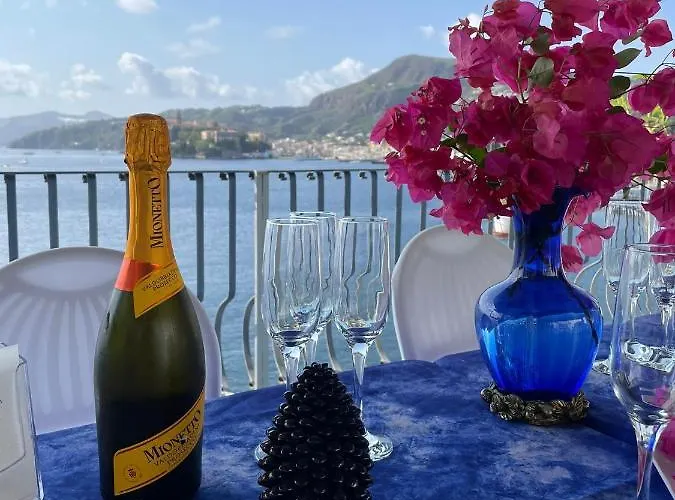 Alojamento de Acomodação e Pequeno-almoço Alta Marea 4*