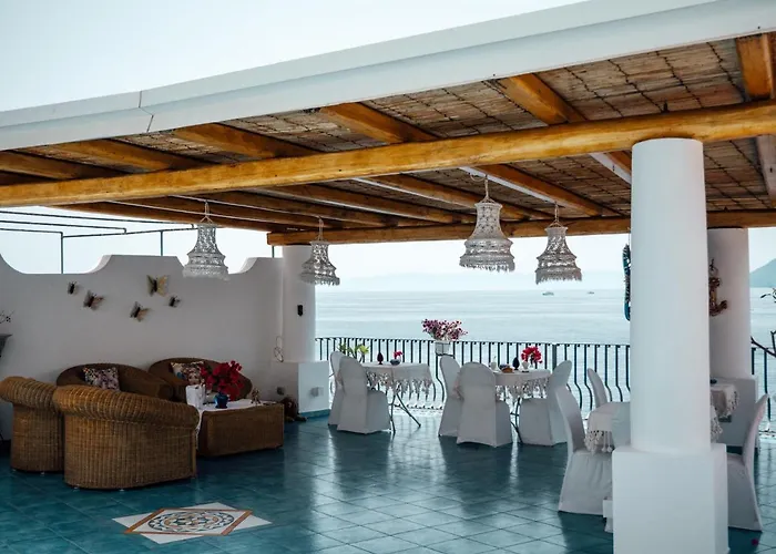 Alta Marea Bed & Breakfast 4*